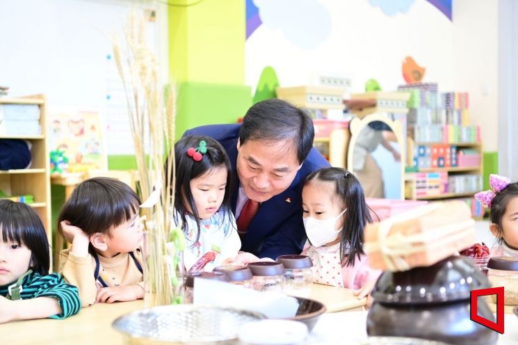 배낙호 김천시장, 보육현장 방문…‘아이 키우기 좋은 도시’ 구현 첫걸음 