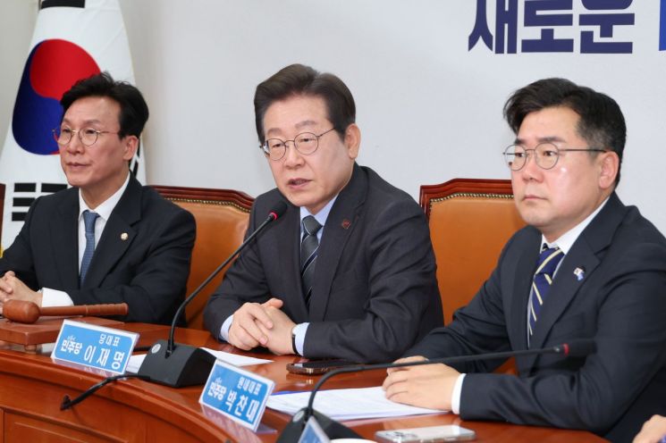 이재명 더불어민주당 대표가 7일 서울 여의도 국회에서 열린 최고위원회의에서 발언하고 있다. 연합뉴스.