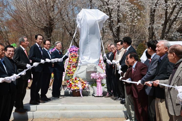 의령군, '박진목 의사' 기의비 이전 건립 기념식 열어