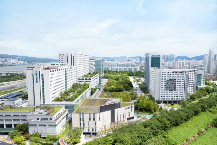 서울아산병원, '중입자 치료기' 도입…2031년 가동