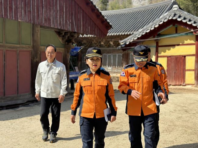 전북소방, 화재예방 '전통사찰 화암사' 안전점검