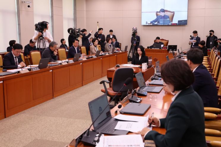 제주항공참사 100일...피해자 지원 특별법 국회 특위 통과