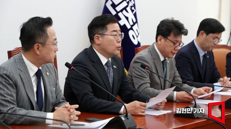 [포토] 박찬대 “윤석열·김건희, 국민께 석고대죄하고 당장 방 빼라”