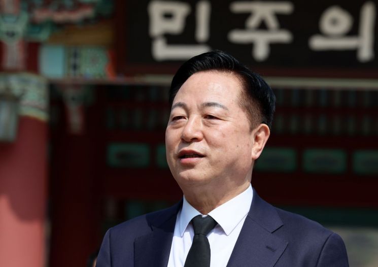 김두관 “어대명은 민주주의 아니다…제7공화국 열겠다”
