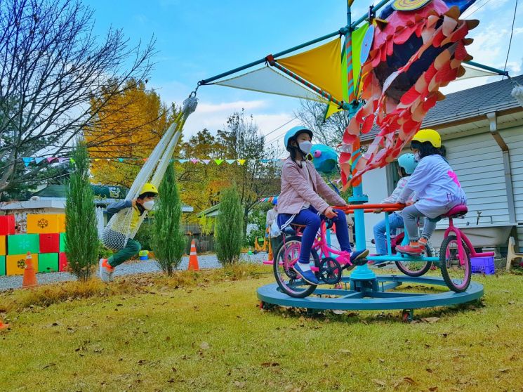 안산국제거리극축제에 어린이 방문객을 위해 마련되는 '재미꼴롱정글짐'. 재미롱 제공