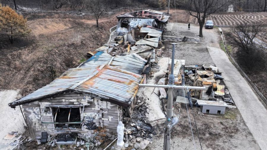 Traces left by the wildfire. A building near Juwangsan National Park in Cheongsong County, Gyeongbuk, melted by fire on the 7th. Photo by Ministry of Environment Joint Coverage Team.