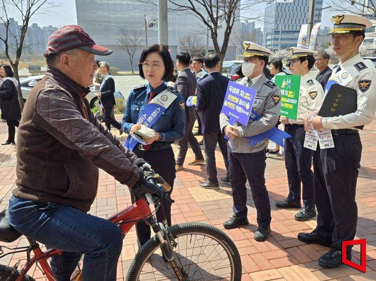 충남경찰, '두바퀴 차' 교통법규 위반 132건 적발