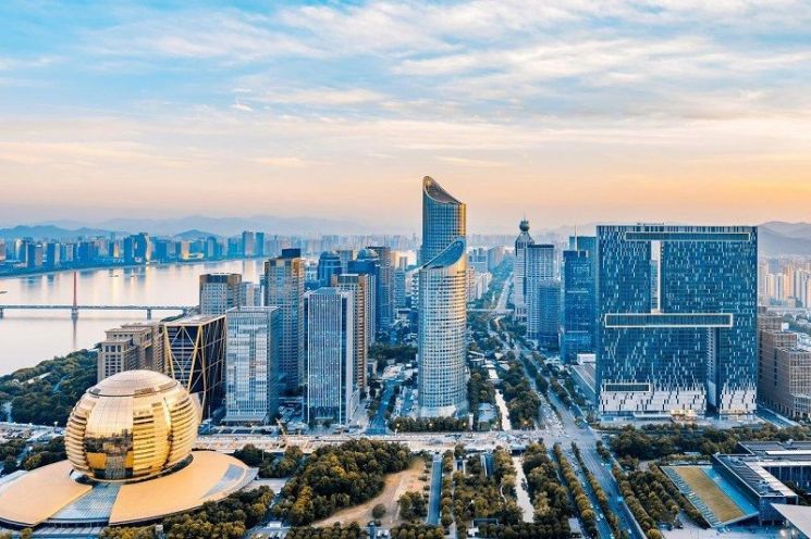 "신입 월급만 1400만원"…AI 광풍에 中 관련 일자리 급증