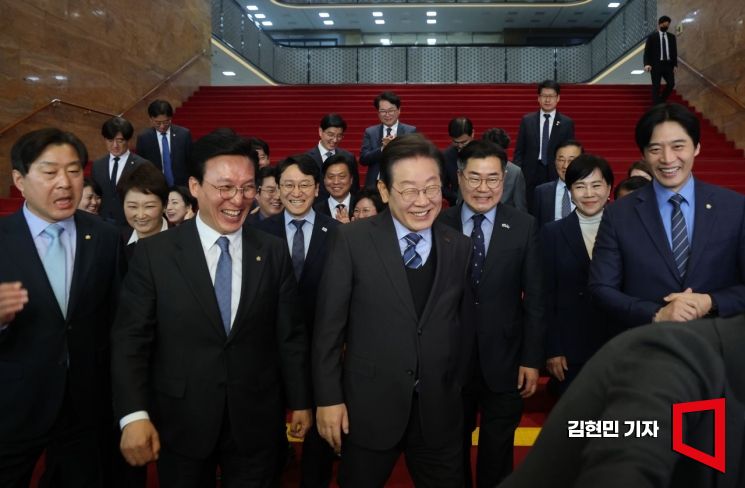[포토] 이재명, 대선 시동 “새로운 일 시작”…대표직 사퇴
