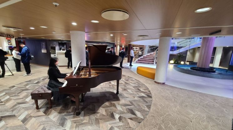 크루즈페리 역사도 썼다… 팬스타그룹, 국내 최초 건조 럭셔리 ‘팬스타미라클호’ 명명식