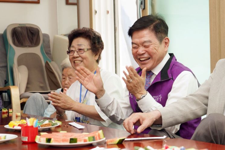 AI는 사례 분석·실무자는 현장 점검…동대문구 AI와 협업 '실험적 행정' 도전