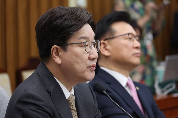 권성동 "민주, 최상목 탄핵소추 철회해야…경제 위기 빠질 것"