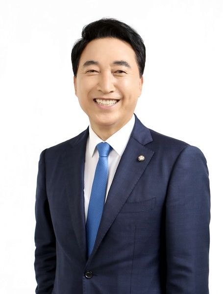 "AI가 창작물 무단 학습…기본법에 '창작자 보호' 담겨야"