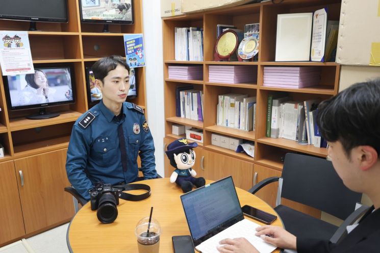 [MZ순경]"체포보다 예방이 우선"…메시지로 범죄 막는 홍보실 막내
