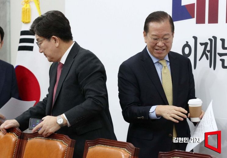 [포토] 권영세, 이재명 외교 정책 비판…"국익보다 정치 계산 우선"