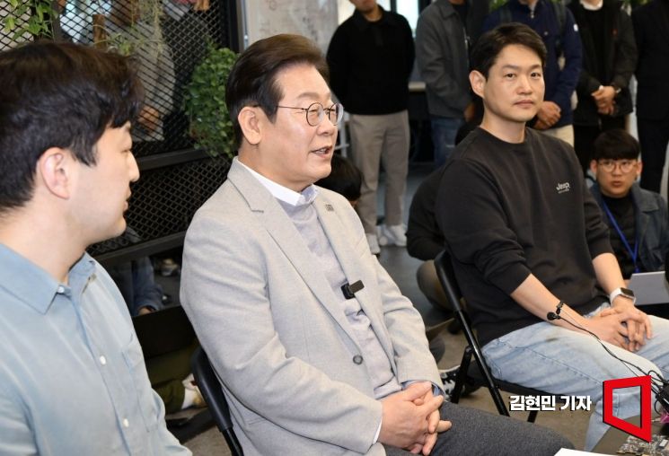 [포토] 퓨리오사AI 찾아 발언하는 이재명 민주당 대선 예비후보
