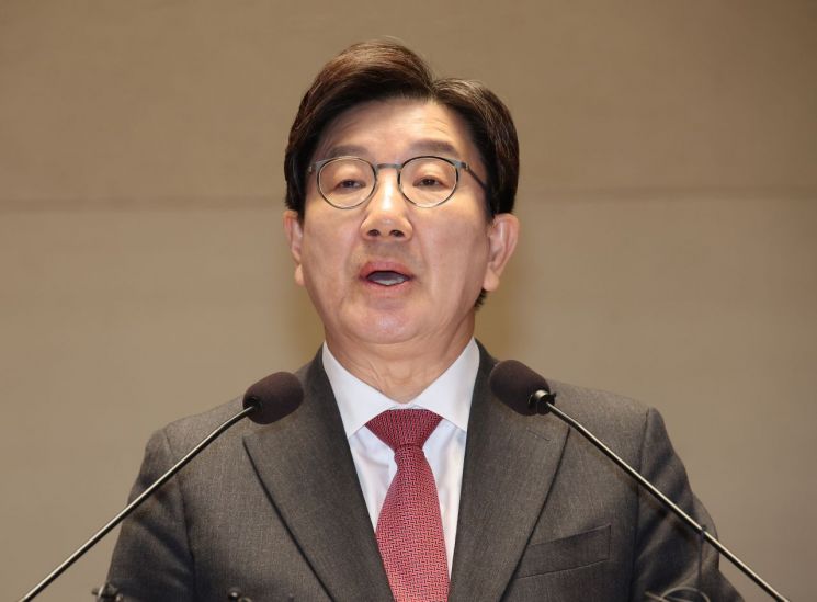 "큰 정치인의 올바른 태도 아냐"…유승민 경선불참 지적한 권성동