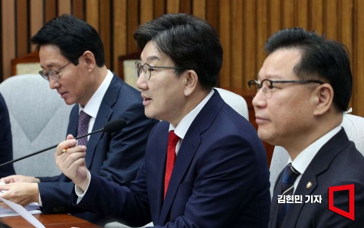 [포토] 권성동 "韓대행, 경선 출마 않는다…출마설 언급, 도움 안 돼"