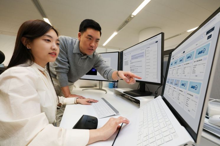 KT, 국내 최초로 LLM 플랫폼 수출…태국 특화 모델 개발