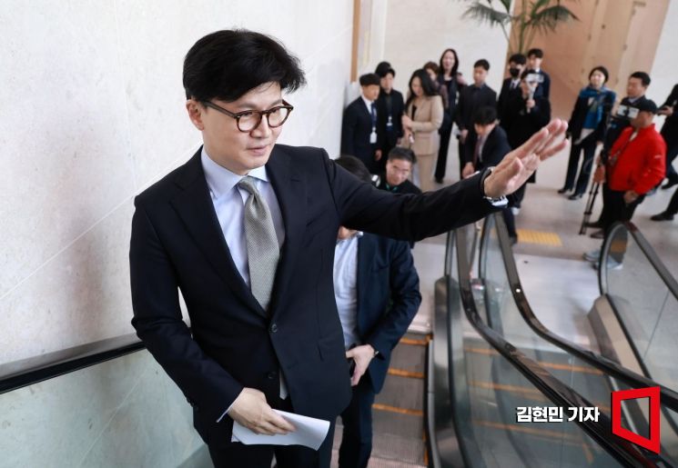 [포토] '중산층시대' 내건 한동훈 "AI에 200조 투자…근로소득세 낮춰야"