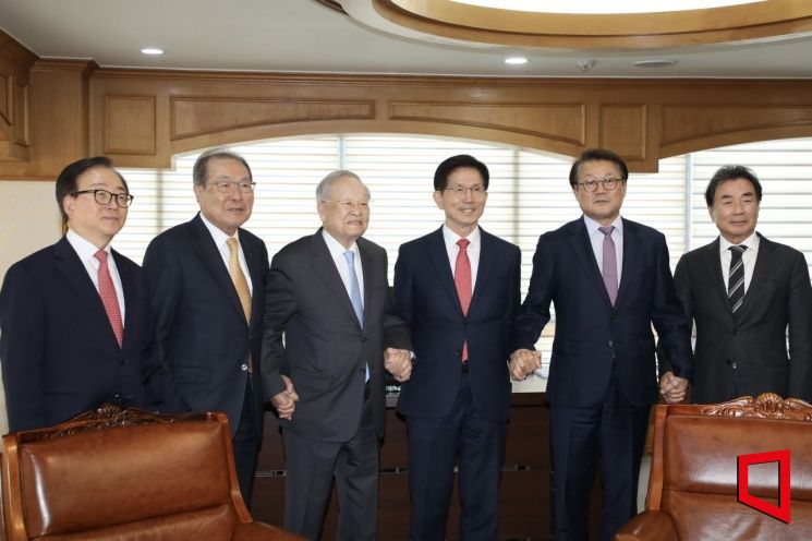 [포토]손경식 경총 회장, 대선 출마 선언 김문수 만나