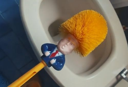 반미 감정 커진 中…2700원 '트럼프 변기솔' 인기