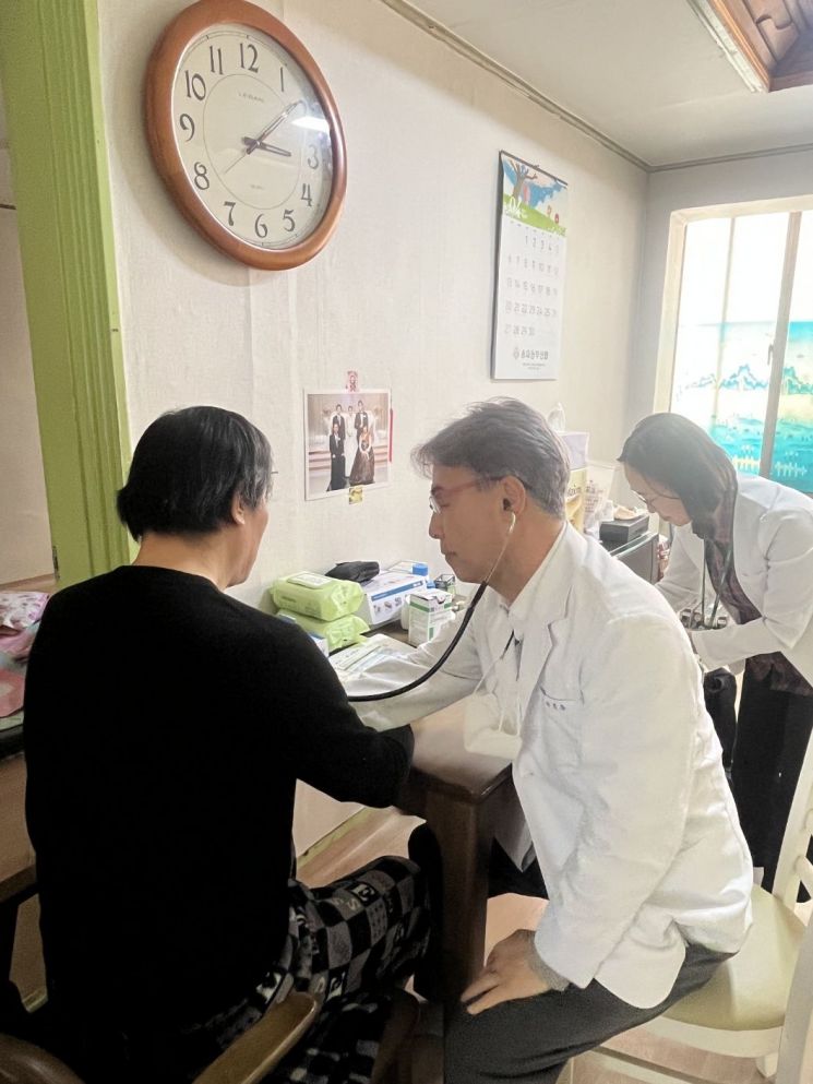 의사가 직접 찾아가는 '송파사랑 건강주치의' 4월부터 시행