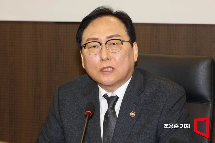 "제조 중견기업, 美 관세 직격…정부 지원책 절실"