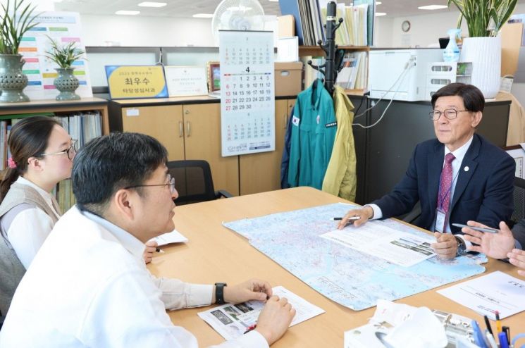 정종복 부산 기장군수, 기재부 찾아 ‘도시철도 정관선 예타 통과’ 촉구