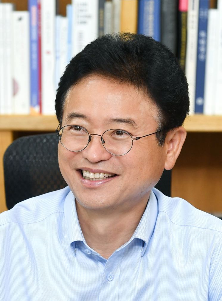 "대통령되면 APEC에 트럼프·시진핑·김정은 초청할 것" 대선 출마 이철우 발언 눈길