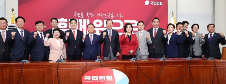 국힘 '1강' 누구…현역의원들도 '줄서기' 보단 '눈치보기'