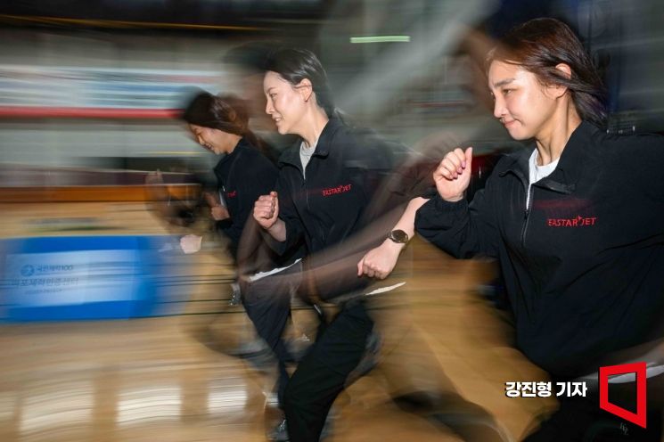 [포토] 이스타항공, 객실승무원 체력 측정 훈련