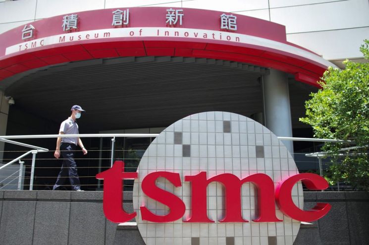 '3나노칩' 덕분에 웃은 TSMC…1분기 순익 60%·매출 40%↑