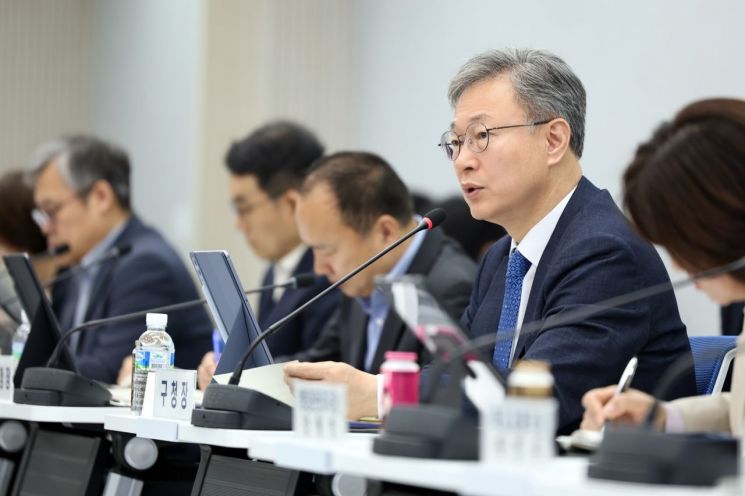 장인홍 구로구청장 민선 8기 첫 확대간부회의 개최 공약 이행 당부 