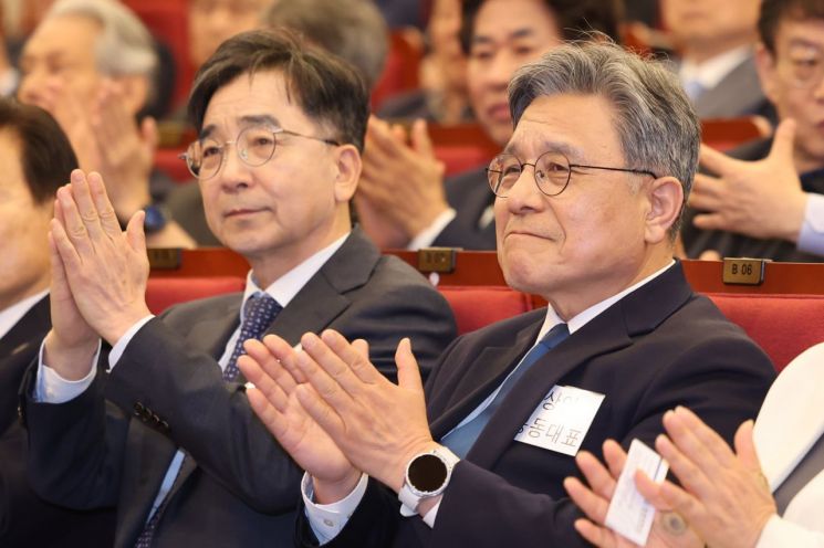이재명 싱크탱크 '성장과 통합' 논란 속 해체…공동대표 "인지 못해"(종합) 