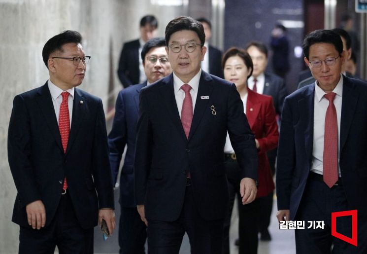 [포토] 권성동 "文 정권, 국가통계 조작…범죄 은폐기도 막을 것"