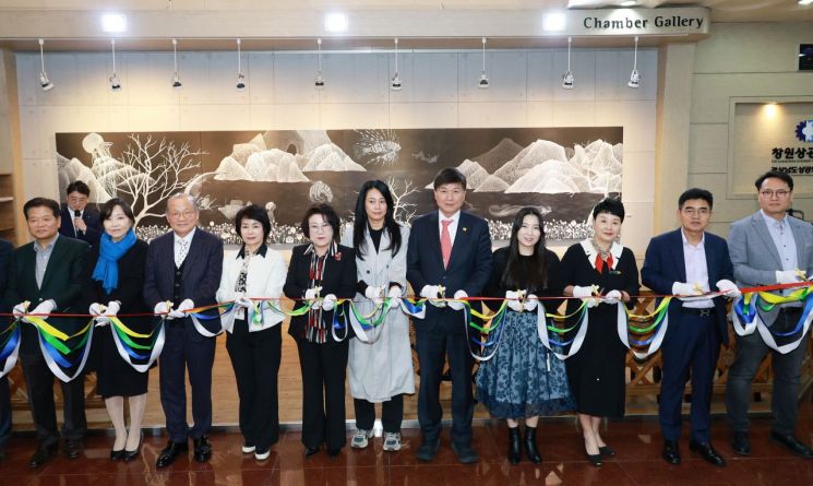  창원상공회의소, 챔버갤러리 제46회 이유라 작가전 열어
