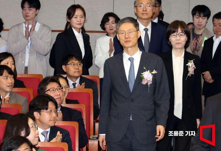 [포토] 퇴임식 참석하는 문형배, 이미선 재판관