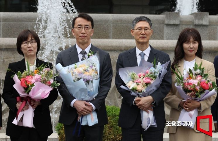 '尹 파면' 이끈 헌법재판관의 마지막 당부
