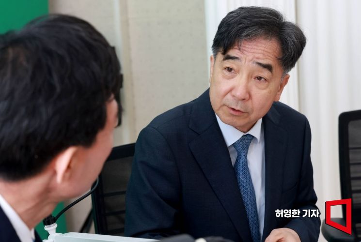 [소종섭의 속터뷰]유종일 "이재명 '성장 전략 짜 달라' 전화"