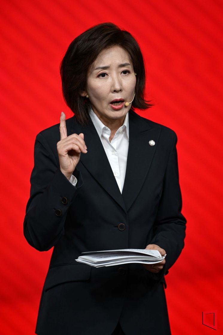 마라톤 같이 뛰고 총선 지원유세 인연…김흥국, 나경원 경선캠프 합류