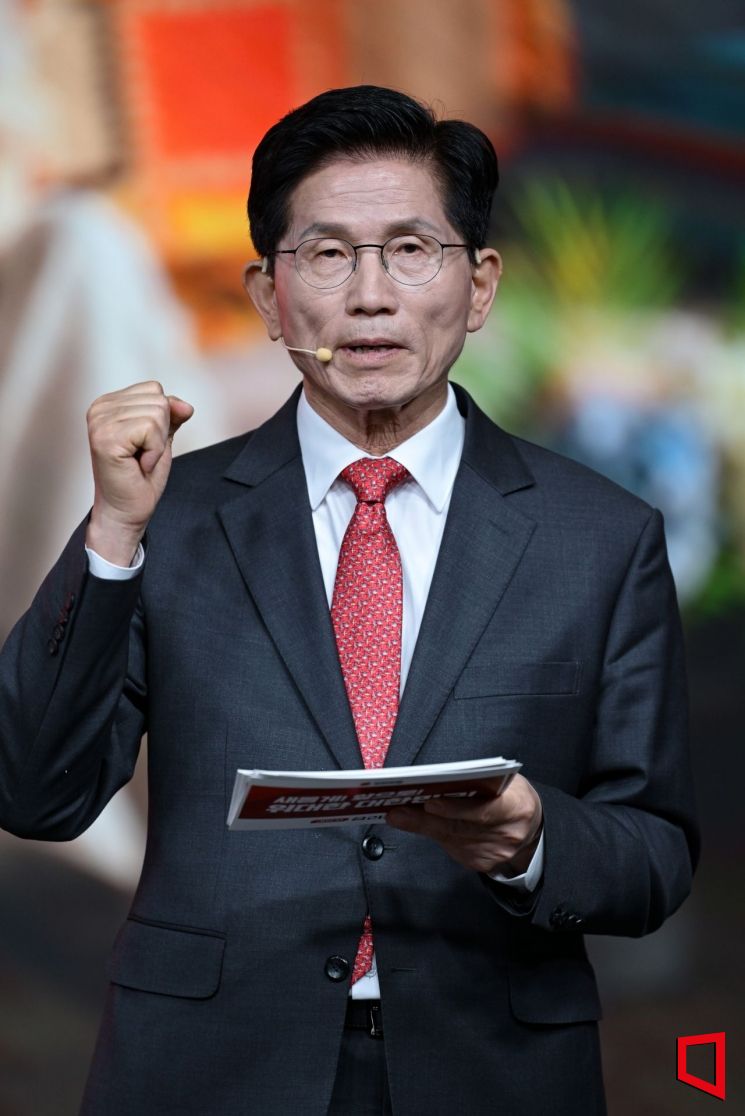 김문수, 고령층 공략…"65세 이상, 버스도 무료 탑승" 
