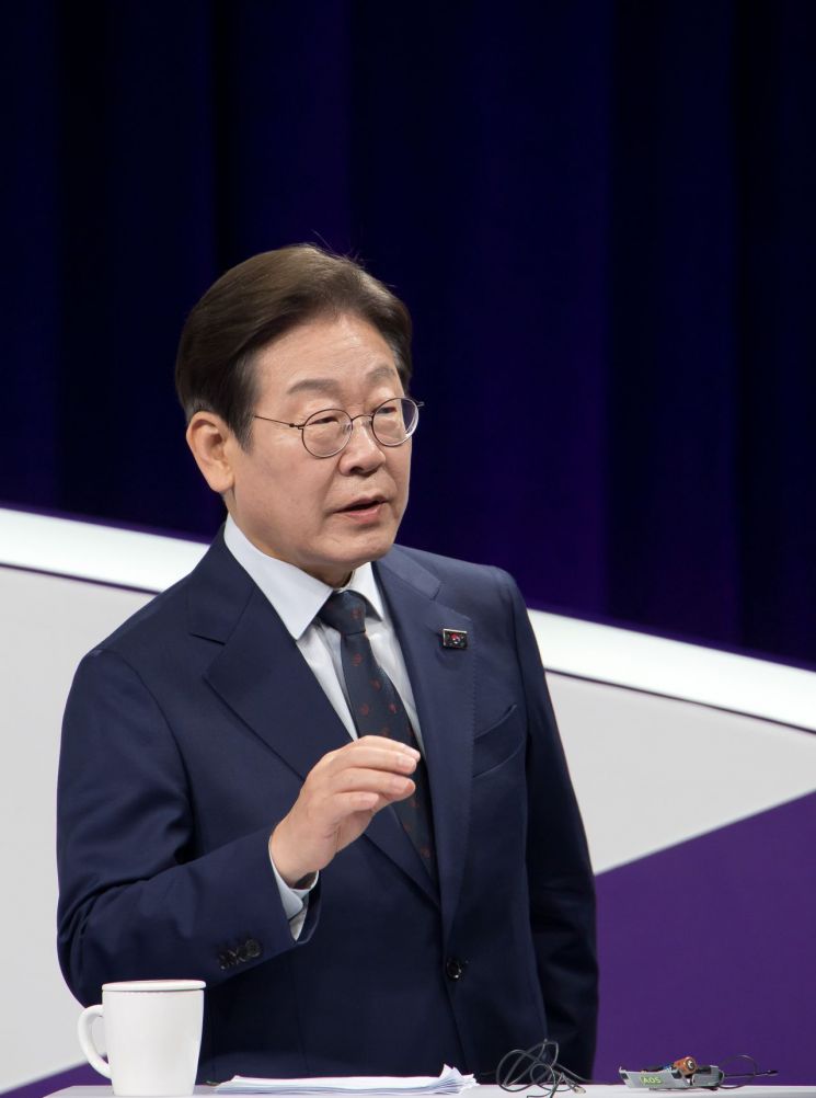 이재명 "일단은 용산 대통령실 써야…혈세 들일수도, 집에서 할 수도 없다"