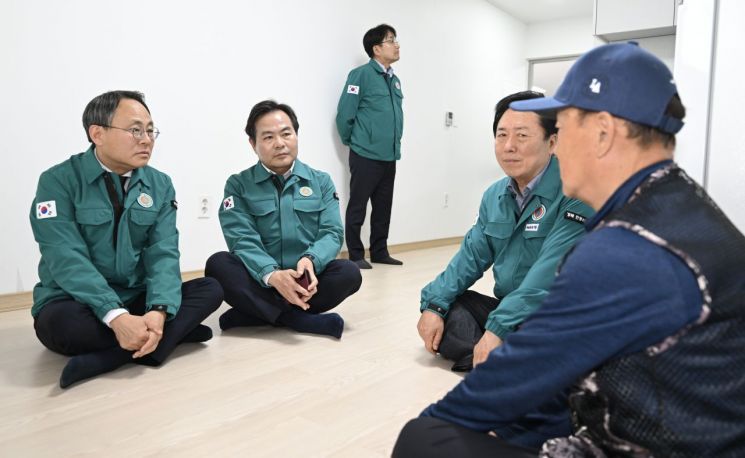 안동 산불 이재민, 9평 모듈러 주택 18채 첫 입주…냉장고·세탁기 갖춰 