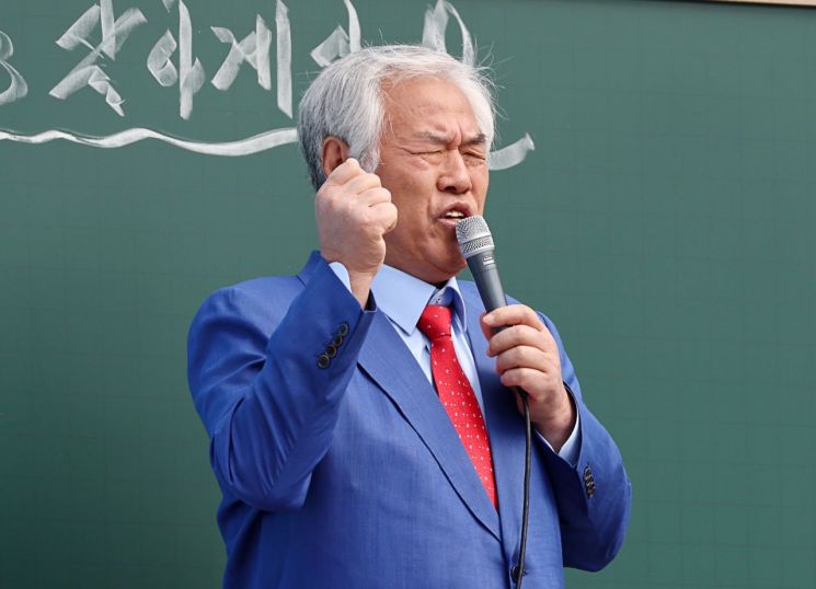 천하람, '윤버지' 사진에 "8대 0으로 져놓고…尹, 얼마나 외롭고 비참한가"