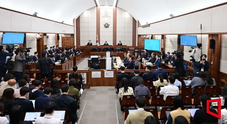 계엄군 간부, 尹 앞에서 "임무 수행 불가…사람에게 충성하지 않는다"(종합)