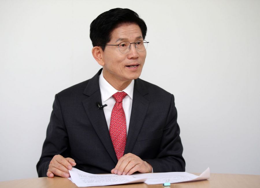 김문수 국민의힘 대통령선거 경선 후보가 18일 서울 여의도 캠프 사무실에서 아시아경제와 인터뷰를 하고 있다. 2025.4.18 김현민 기자
