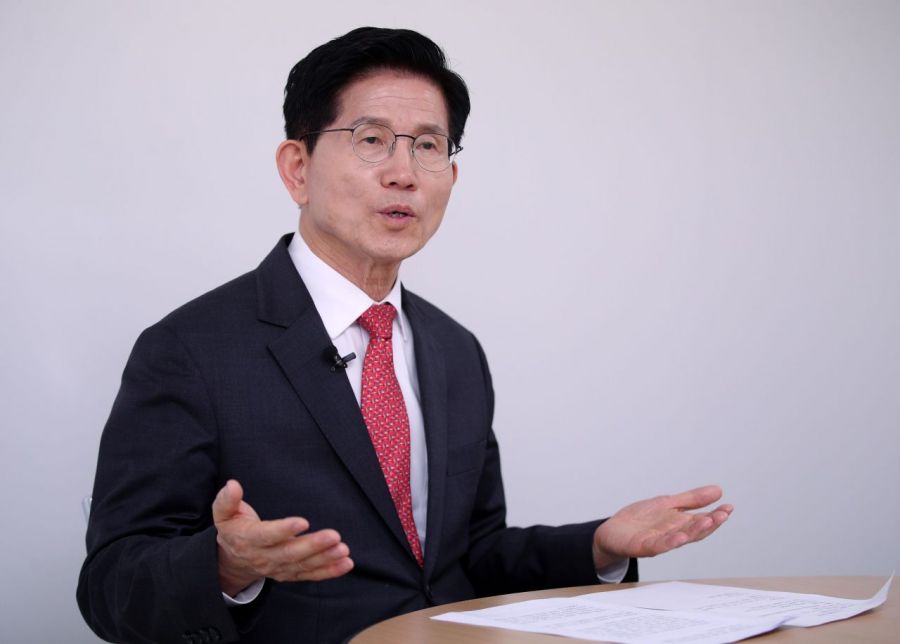 김문수 국민의힘 대통령선거 경선 후보가 18일 서울 여의도 캠프 사무실에서 아시아경제와 인터뷰를 하고 있다. 2025.4.18 김현민 기자