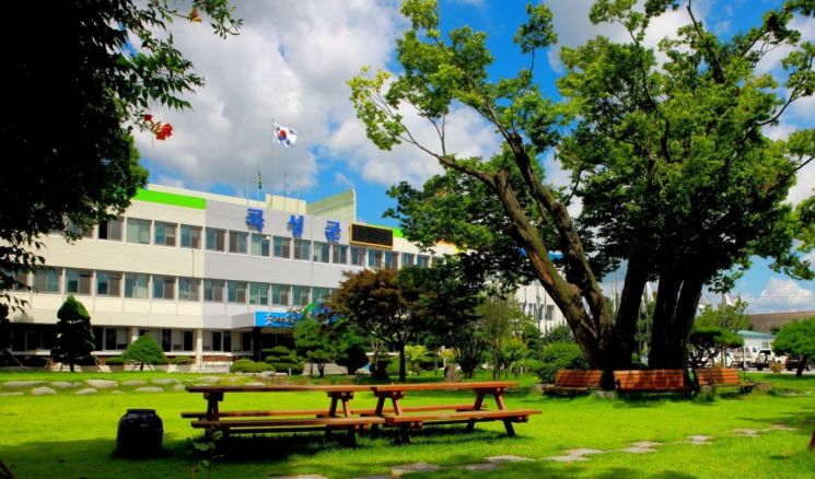 곡성군 청사 전경.