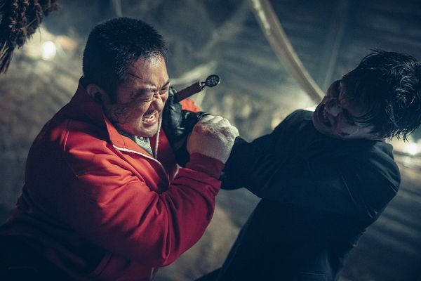 영화 '거룩한 밤: 데몬 헌터스' 스틸사진. 롯데엔터테인먼트